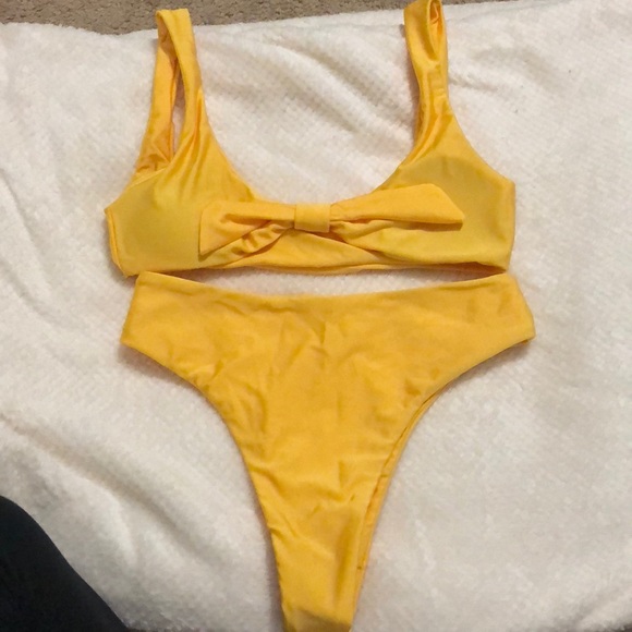 High waisted yellow bikini set - Picture 1 of 4